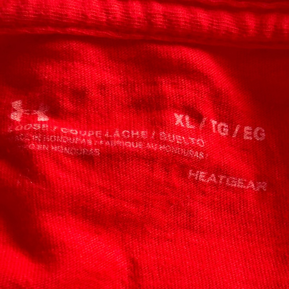 Under Armour Red Short Sleeve Tee HeatGear Red Football Graphic Tee Men’s XL - Picture 5 of 10